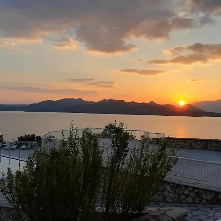 Sunrise Lefkada ホテル