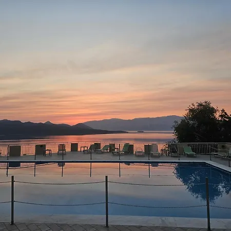 ホテル Sunrise Lefkada ニキアナ
