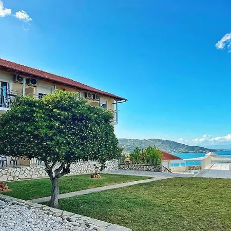 ホテル Sunrise Lefkada ニキアナ