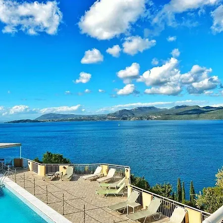 Sunrise Lefkada ホテル ニキアナ